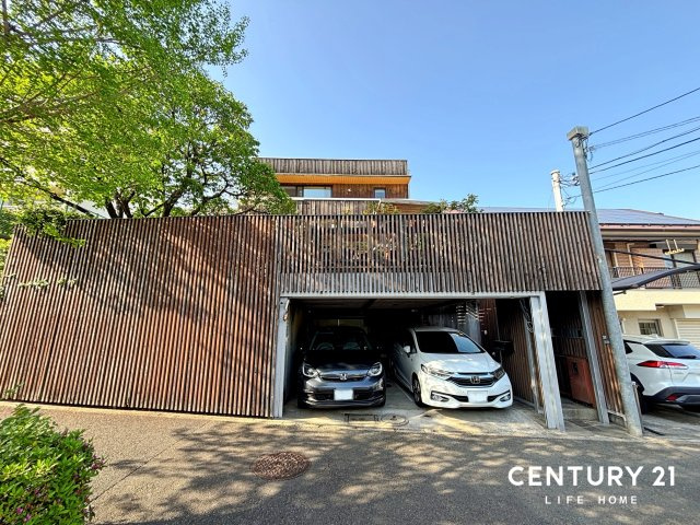 前面道路含む現地写真です