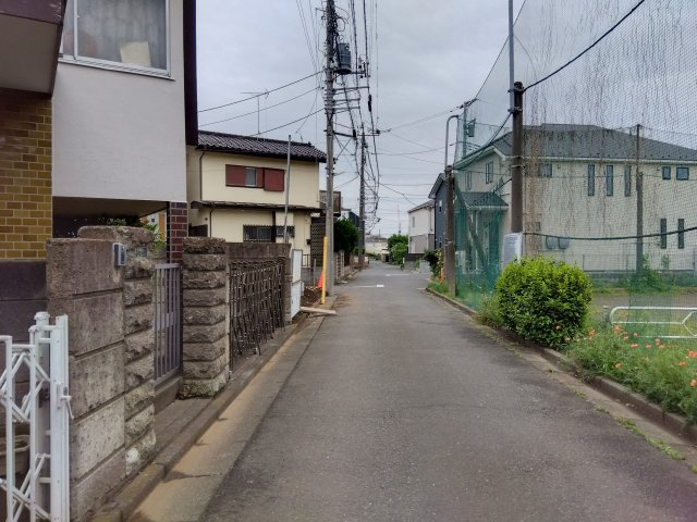 現地（2026年4月）撮影　前面道路
