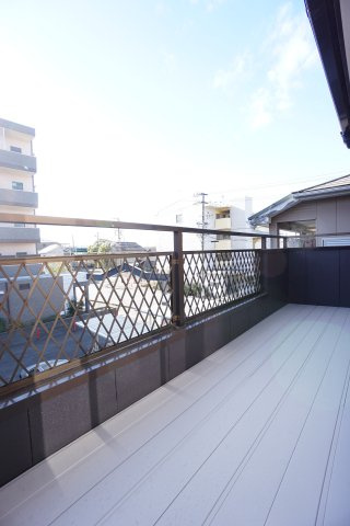 バルコニー部分もリフォームしています♪