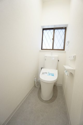 1階トイレ交換（ウォシュレット付き）　