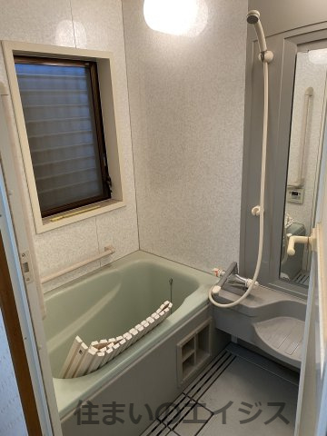 コンパクトで使いやすいお風呂です