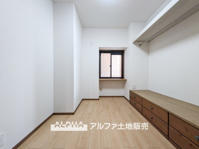 【comfort　room】　◆落ち着きのある室内◆寝室としても子ども部屋としても使いやすく、暮らしの変化にも対応できる空間。日々の時間を穏やかに過ごせます。