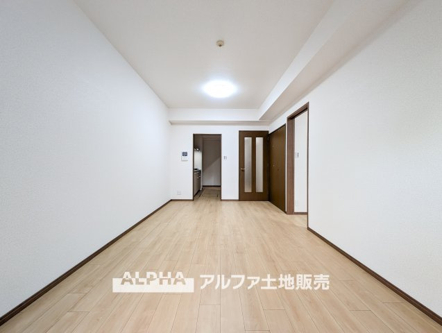【full　space】　◆気軽に人を招ける◆ゆったりとした住空間に手のぬくもりを感じれるような温かい住まい。そんな環境で暮らしていくうちに僕たちも変わって行く。