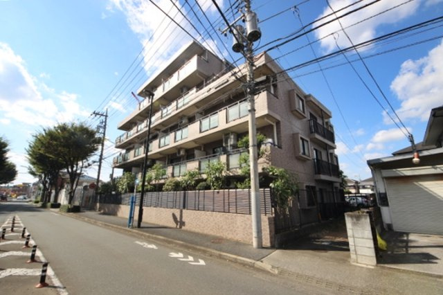 南向き角部屋につき陽当たりと開放感良好！