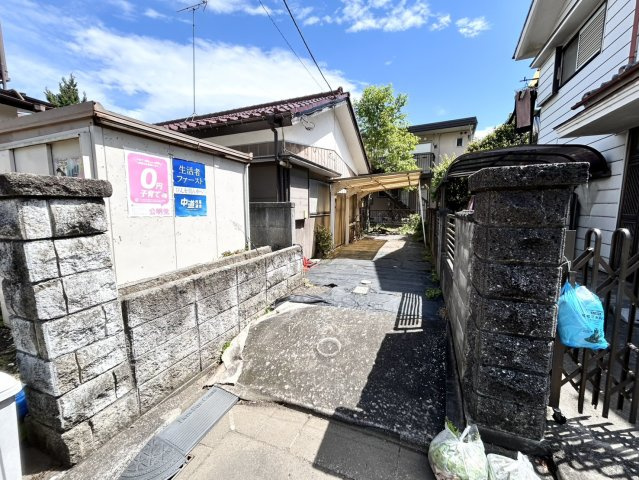 お持ちの車種によっては前面道路が広い方が便利でしょう。しかし、前面道路が広ければその分交通量が多くなるため、騒音などが気になる場合があります。実際に現地を見学し、周辺交通量や騒音などを確認しましょう！