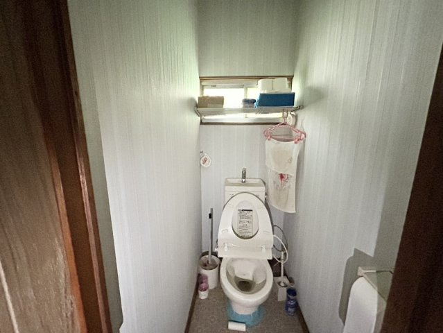トイレは大きさや形、機能、抗菌性などが異なる多種多彩なタイプが各メーカーから出ています。それぞれに良さがあるため、事前にどういったタイプのトイレがいいのかをご家庭内で決めて、内見に行くといいでしょう。