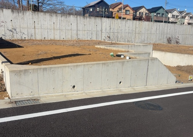 家を建てる前提で土地を探している場合、地盤の丈夫さは譲れない条件の一つです。地盤が脆弱だと追加工事が必要となります。また、過去に地盤沈下や液状化現象を起こした土地は、できるだけ避けた方がいいでしょう。