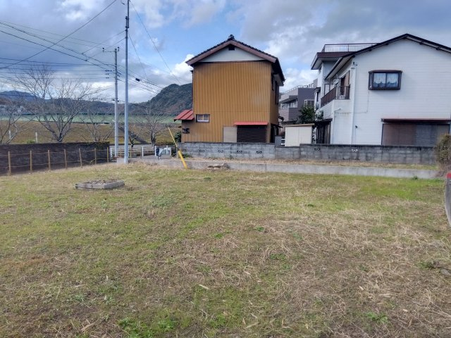 伊豆中央道大仁IC・国道136号線まで車で5分です。多方面へのアクセス良好です。
