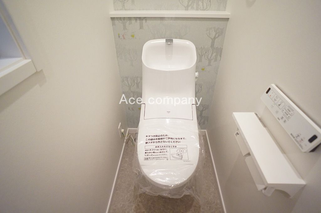 トイレは1階と2階の2ヶ所に完備♪こちらは1階のシャワートイレです☆