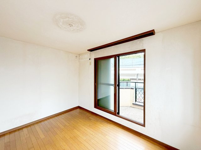 ◆柔らかい陽光が差し込む明るいお部屋を演出する設計。彩光の取れる窓が気持ちの良いお部屋を創り上げます。