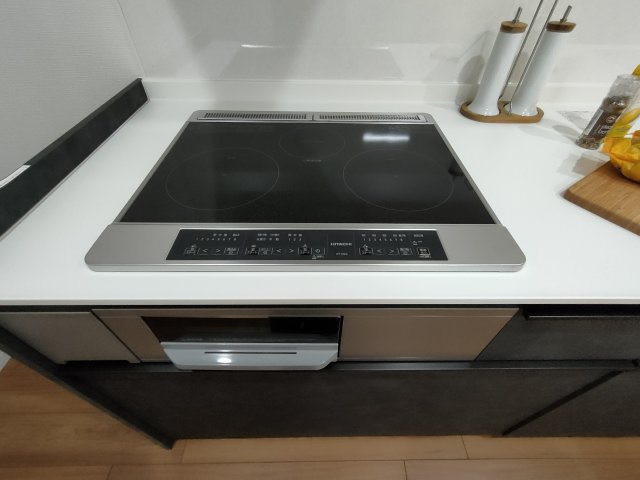 【コンロ】　3口ガスコンロでお料理もはかどりそうです。