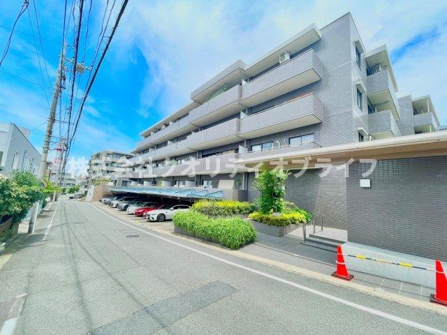 美しい街並みと豊かな緑に包まれた洗練を纏う「美しが丘」に構えるマンション