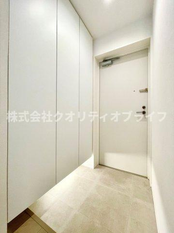 シューズクロークも充分に広さのある造りになっています。
