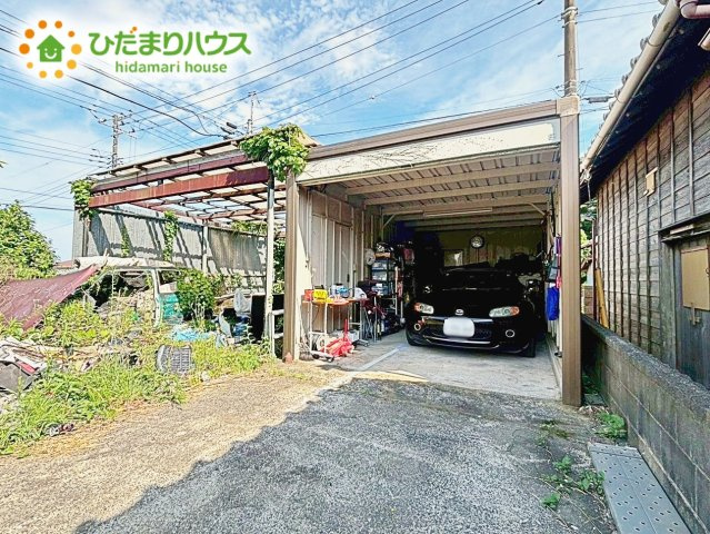 ガレージがございますので、車がバイクを置くスペースも確保◎！
