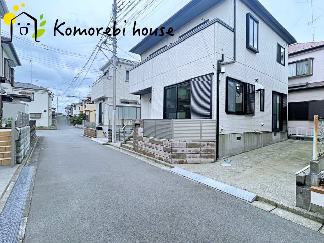 前面道路含む現地写真です