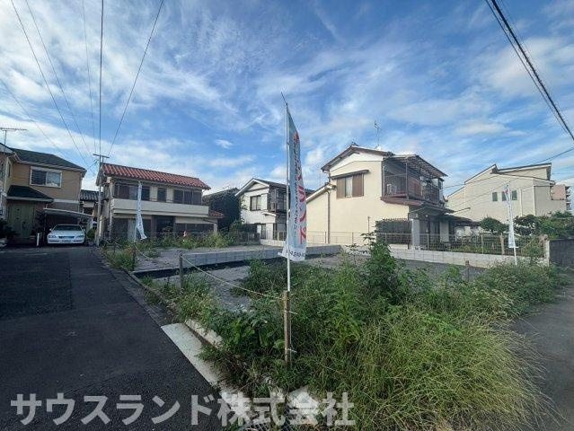 自然と利便性のバランスが心地よい、穏やかな街並み。