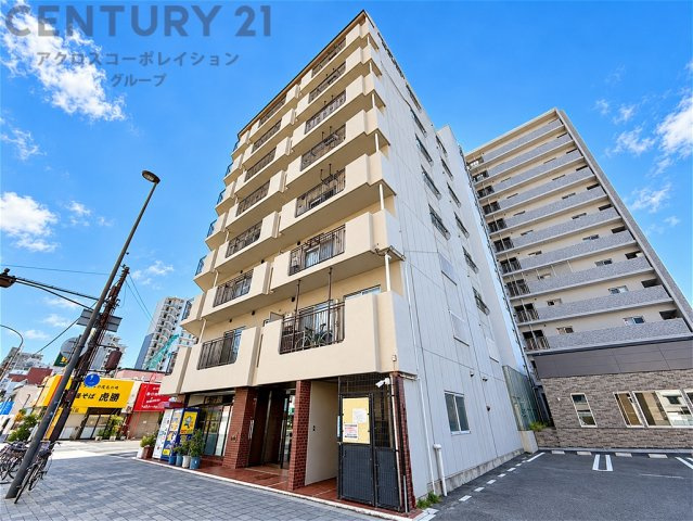 昭和58年に建築された総戸数31戸の中規模マンションです、　築後ある程度経過していますが、今回室内フル改装で生まれ変わります。　物件詳細等は担当者までお問い合わせください。
