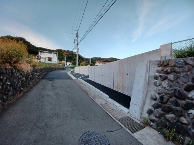 物件の詳細については、現地を見てわかること以外に、役所や法務局などで調べないとわからないことがあります。そのため、現地に行く場合は、もしこの物件を買ったらどのような生活ができるかをイメージしましょう。