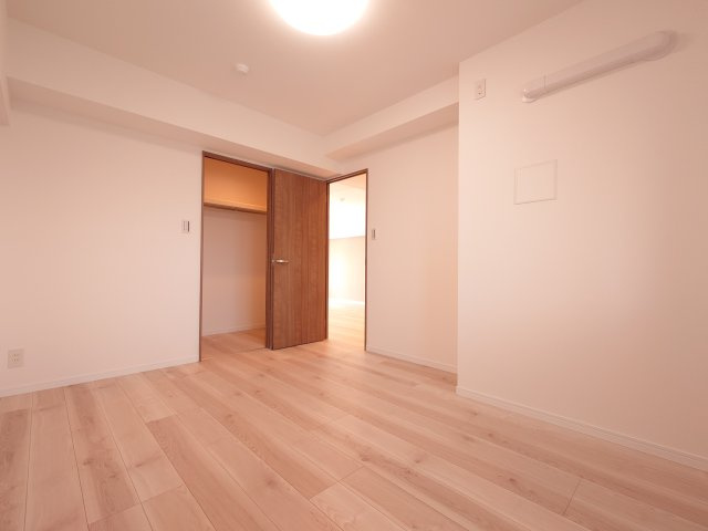 洋室約6.2帖・個人部屋として使いやすい洋室です。