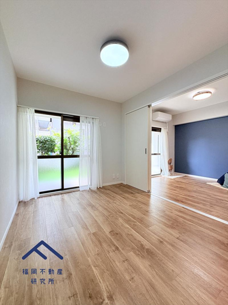 ネオハイツ筑紫丘の洋室