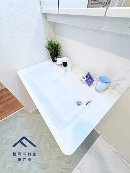 ネオハイツ筑紫丘の独立洗面台