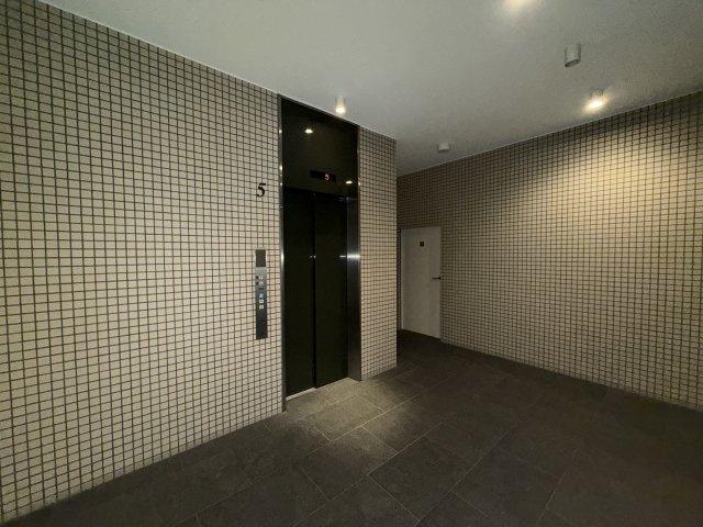 5階エレベーターホール。