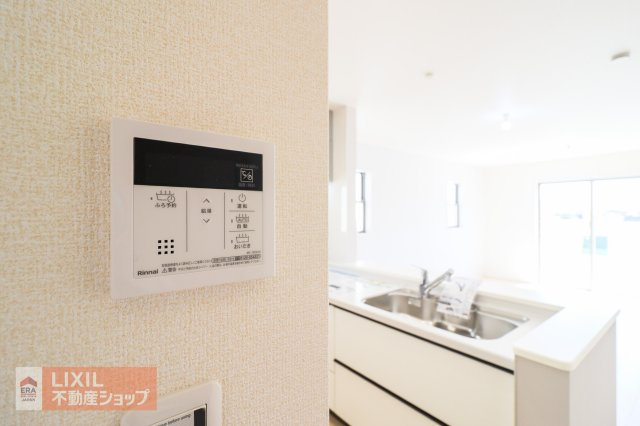 【温水設備】現地完成写真。給湯スイッチ付きで温度調整もラクラクです。