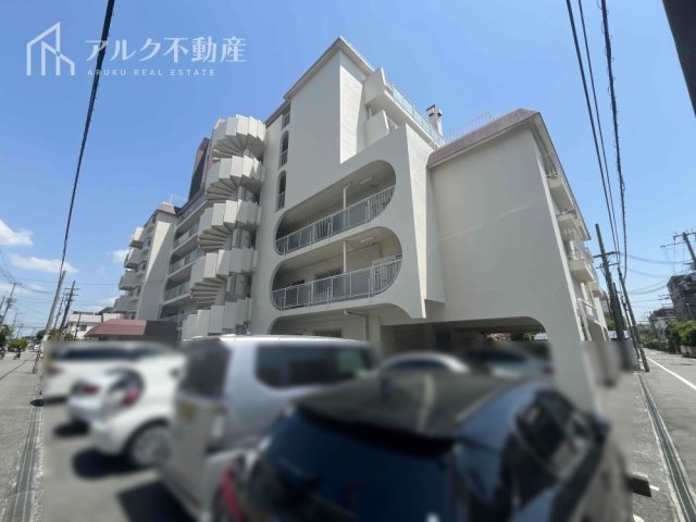 鉄筋コンクリート造陸屋根6階建5階部分