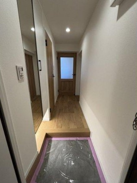帰り着くたびに洗練されたテイストの空間に迎えられ誇りと喜びを感じる玄関まわりです。