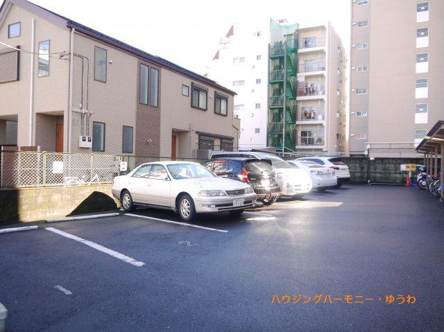 自走式の駐車場がありますので、車必須のかたには、安心です。