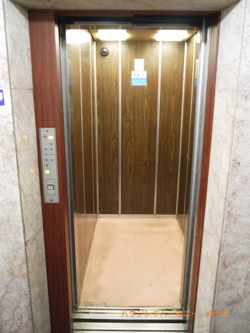 階段移動の手間を省く現代の必需設備です。