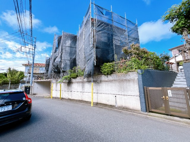 旧湘南鷹取分譲地の邸宅　大型5LDKとなりますので、2世帯としても検討可能なボリューム　内外装リフォーム後の引渡し