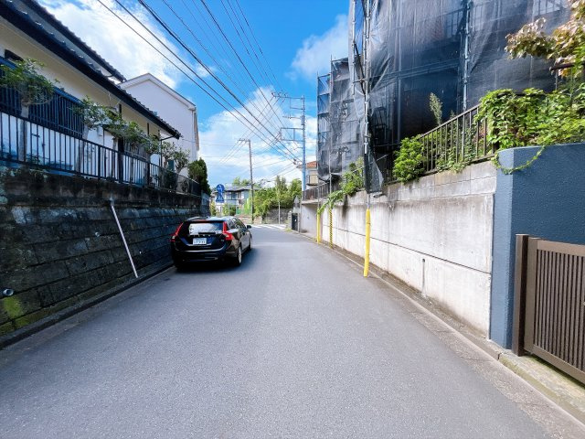 旧湘南鷹取分譲地の邸宅　大型5LDKとなりますので、2世帯としても検討可能なボリューム　内外装リフォーム後の引渡し