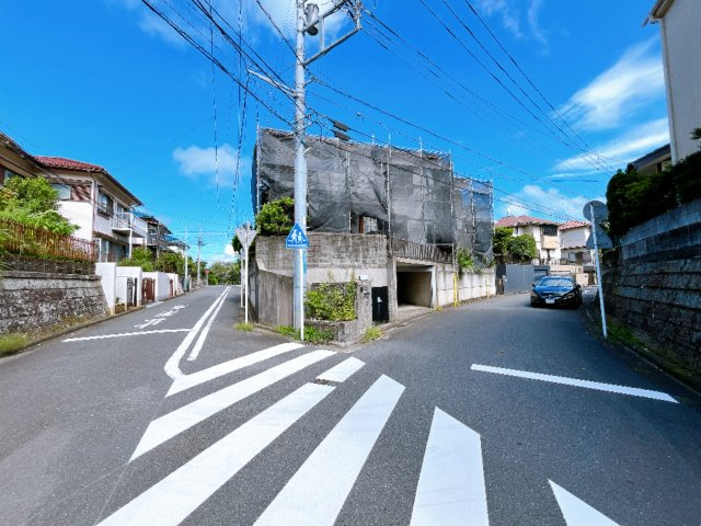 旧湘南鷹取分譲地の邸宅　大型5LDKとなりますので、2世帯としても検討可能なボリューム　内外装リフォーム後の引渡し