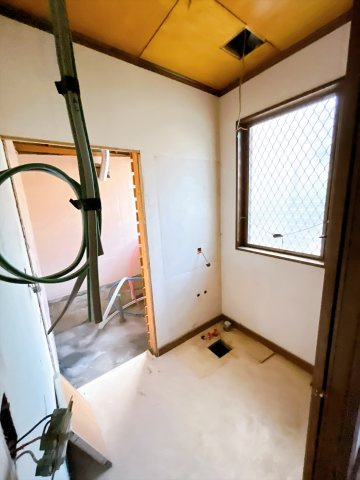 旧湘南鷹取分譲地の邸宅　大型5LDKとなりますので、2世帯としても検討可能なボリューム　内外装リフォーム後の引渡し