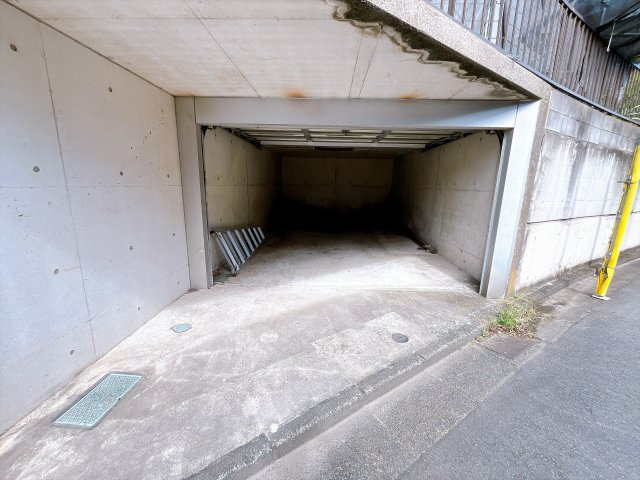 旧湘南鷹取分譲地の邸宅　大型5LDKとなりますので、2世帯としても検討可能なボリューム　内外装リフォーム後の引渡し