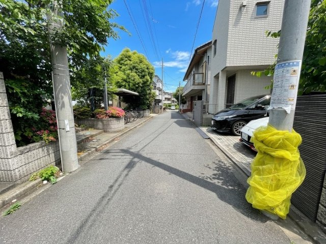 北側約4ｍの公道に面しています。