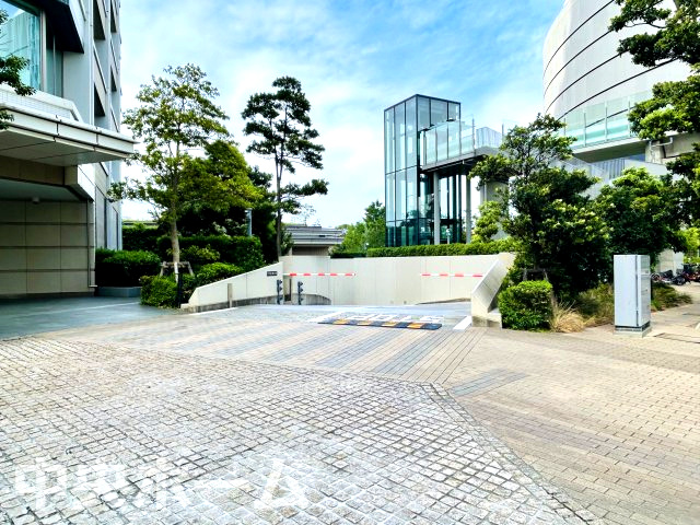【敷地内駐車場】最新の空き状況や費用などの詳細は担当スタッフまでお問い合わせください。