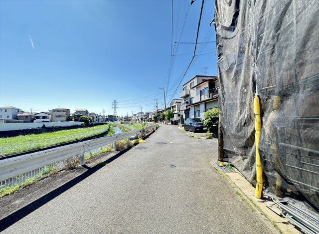 中学校まで徒歩8分。朝練や放課後の部活動があっても通学時間が短いため、帰宅が遅くなりにくく、勉強や休息の時間を確保しやすくなります。