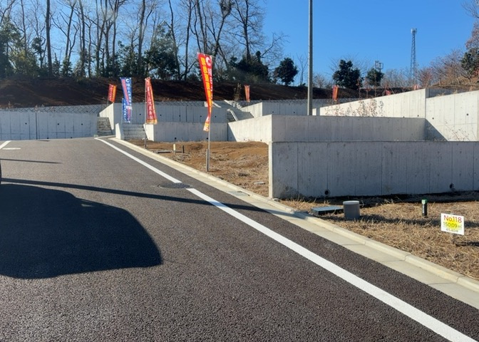 物件の詳細については、現地を見てわかること以外に、役所や法務局などで調べないとわからないことがあります。そのため、現地に行く場合は、もしこの物件を買ったらどのような生活ができるかをイメージしましょう。