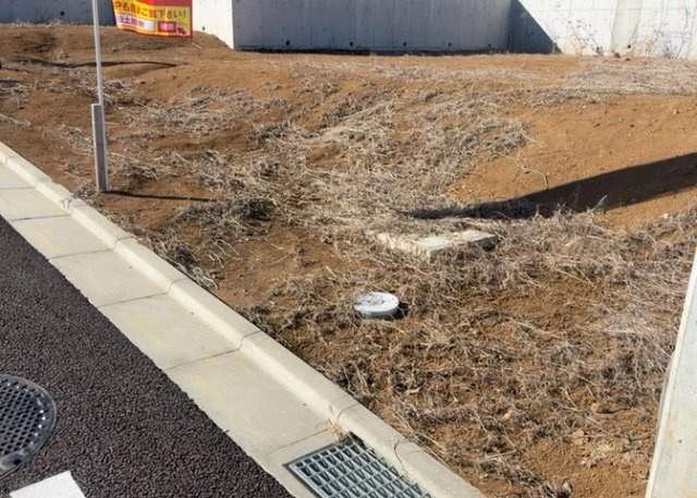 家を建てる前提で土地を探している場合、地盤の丈夫さは譲れない条件の一つです。地盤が脆弱だと追加工事が必要となります。また、過去に地盤沈下や液状化現象を起こした土地は、できるだけ避けた方がいいでしょう。