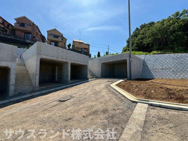 家族の成長に合わせて、柔軟に設計できる喜びを。土地を買うからこそ広がる可能性があります。
