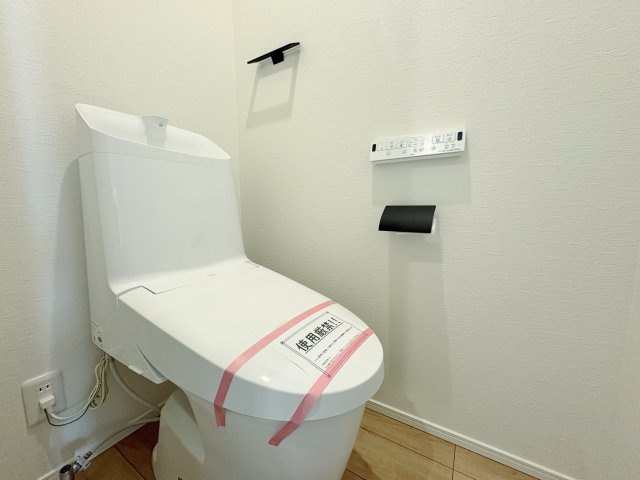 トイレは1階、2階それぞれ設置しているので忙しい朝にも便利です(1号棟)