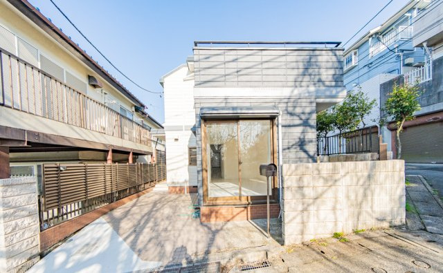 ネットで簡単◆見学予約【まずはお気軽に見学予約・資料請求をクリック】