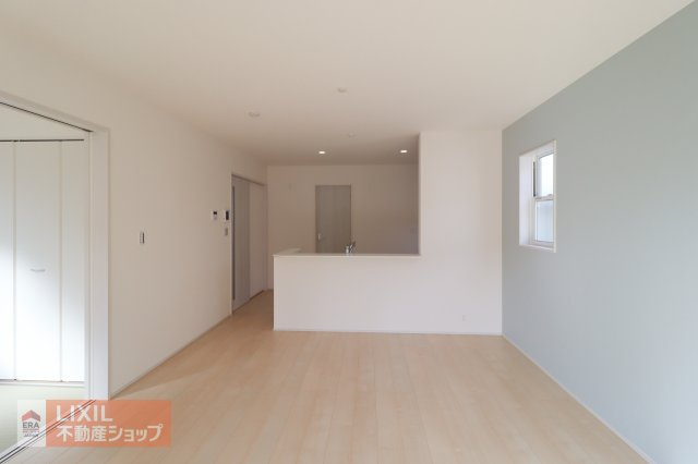 【ダイニング】現地完成写真。家族でくつろげるダイニングです。