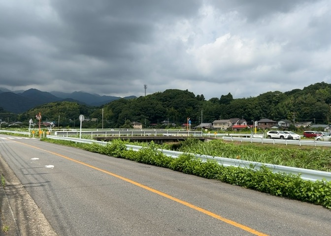 田園風景が味わえる土地に住みたい！海や山の見える自然豊かな土地に住みたい！などご要望に併せて当社営業がご提案させて頂きます。当社が抱えている数ある物件の中からお客様が納得する1件を一緒に探しましょう！