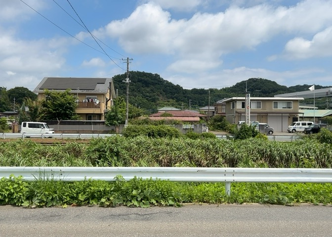 土地の地勢が高台の場合、景色を綺麗にみることができ、景色にこだわってお家探ししている方におすすめです！また平坦地よりも風通しがいいというメリットがあります。デメリットもあるので是非現地でご確認下さい。