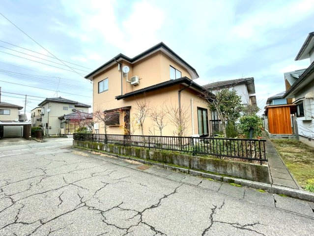 前面道路に方向共に公道6.0ｍ以上♪