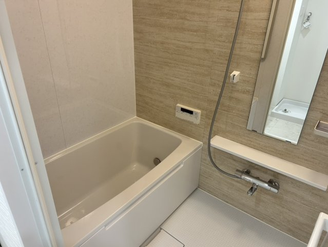 落ち着いた空間のお風呂です