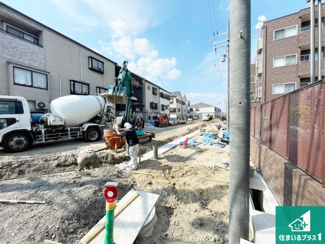 周辺は落ち着いた街並みの住宅地！子育てがしやすい住環境です！